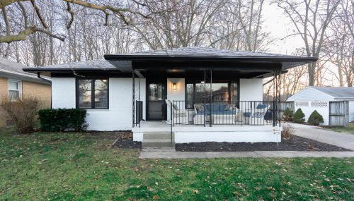 5 Bedroom 2 & 1 half Bath Group Stay Fun Design in Quiet Neighborhood - Foto 2