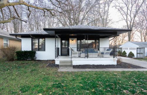 5 Bedroom 2 & 1 half Bath Group Stay Fun Design in Quiet Neighborhood - Foto 2