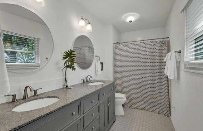 Spacious Home - Fire Pit, BBQ and Outdoor Seating! - Foto 17