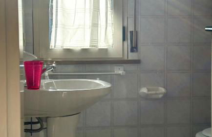 F004 - Fano, trilocale con terrazzino a 30mt dal mare - Foto 16