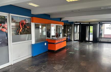 DOMspitzen-BLICK, cooles 2 Zimmer Apt mit Indoor-Swimmingpool auf dem Dach, Küche und Smart-TV - Foto 35