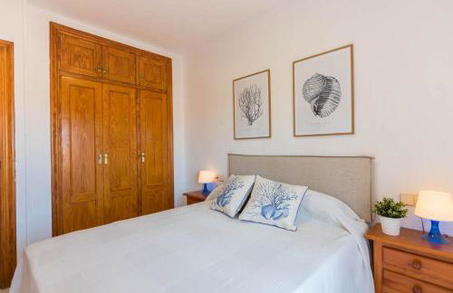 URBANIZACIÓN COPACABANA - La Manga del Mar Menor KM2 - Vistas a Mediterráneo Dormitorio doble y sofá-cama - Foto 24