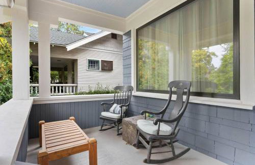 3BR Home Large Kitchen Mins To DwnTwn - Photo 5