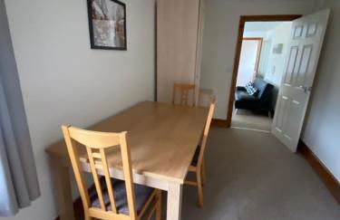 Two Bedroom Bungalow No2 - Secure Gated Parking - Foto 18