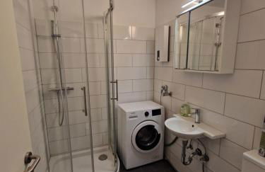 Zentral gelegenes Zwei-Zimmer Apartment mit Skylineblick - Photo 4