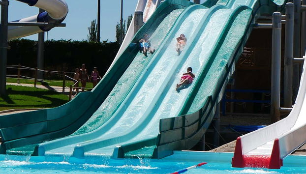 Descendo pelos tobogãs de Lusiberia a toda velocidade