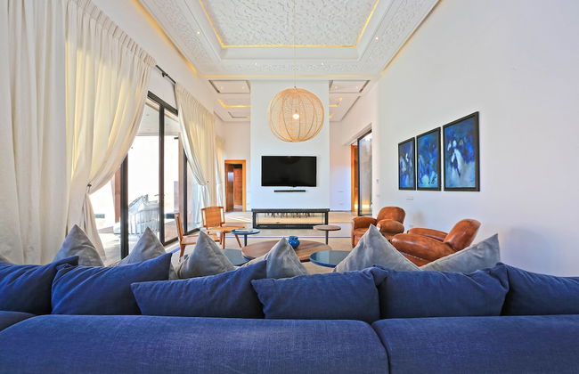 Impeccable 5-bed Villa in Marrakech - Photo 14