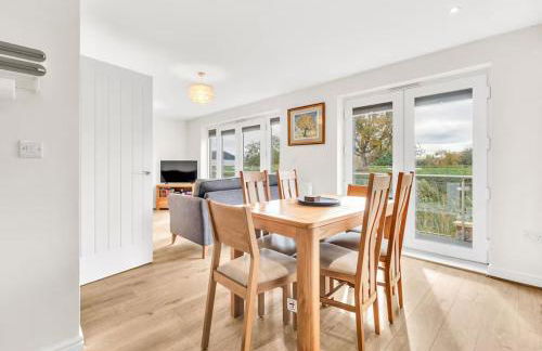 Comfortable 4BR stay in Bourne, Free Parking, Sleeps 7, Families & Contractors Welcome - Foto 24