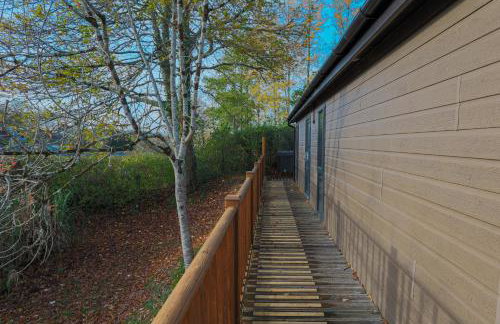 Spacious Oak Cabin with Hot Tub - Devon - Foto 33