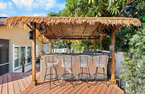 Plantation Pool Home with Hot Tub Sleeps 10 - Foto 5