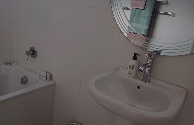 Cosy 2 Bedroom Apartment in a Prominent Area of East London Nahoon - Photo 17