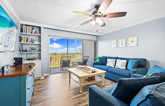 Direct Beachfront Delight by Beachside Management - Photo 18