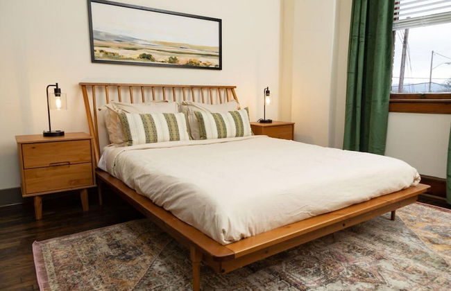 Luxury Multi-unit Historic Building Near Downtown - Photo 24