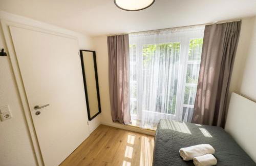 ImmoStay G#1 Ferienhaus - Parken & WiFi, 2 Balkone und 2 Bäder,4K - Foto 53