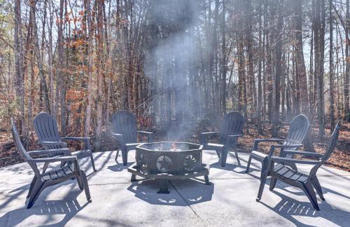 Pet-Friendly Yard! Nature Escape in Forest City - Foto 23