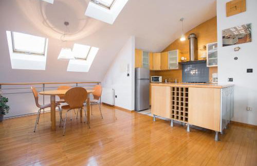 Penthouse apartment with private parking - Photo 7