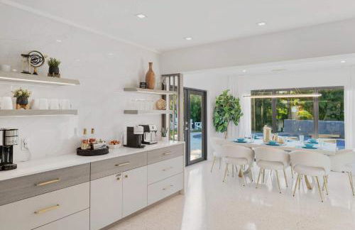 Tiki Hut Paradise Mins to Beach w Fire Pit - Foto 15