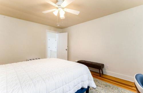 Clover Retreat - 3B 2BA Home 1 mi to ND - Foto 2