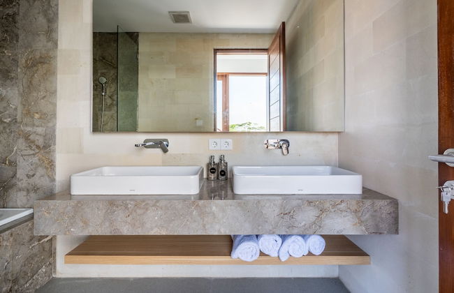 Om Cemagi Beach Villa - Foto 54