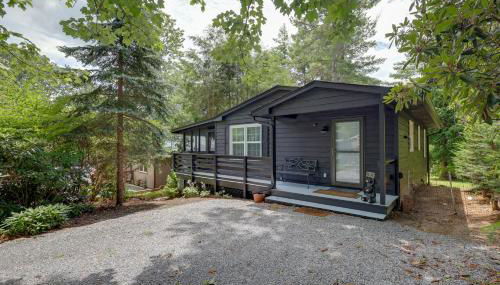 Newland Gem in Golf Community with Pool Access! - Photo 3