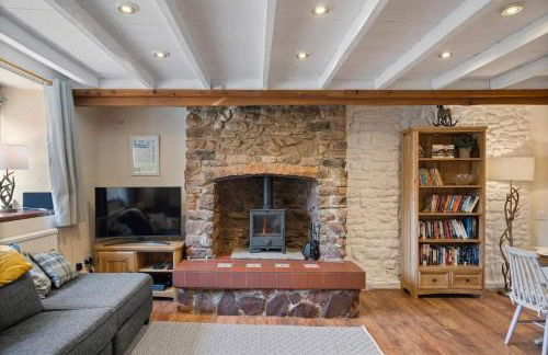 Beautiful Cottage Parking Central Dunster - Photo 3