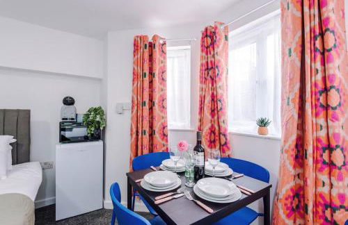 Jephsons Lodge Studio 5 - Free Parking, Prime, WiFi, Gorgeous Basement Studio - Foto 9