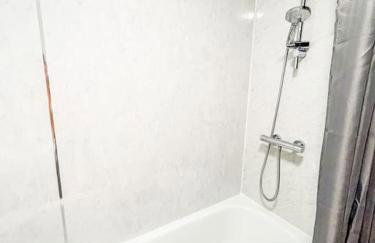 3 Double Bedrooms, Lancashire Townhouse, Free Parking - Foto 19