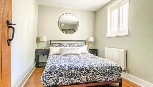 Beautiful 2 Bedroom Cottage with Private Courtyard in Arundel Centre - Foto 3