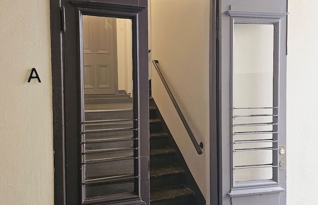 Elegant Apartment in the Heart of the City - Photo 15