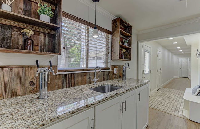 Rooftop Deck w/ City Views! - Foto 25