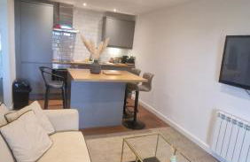 Rutland Point apartment Perfect for contractors plenty of parking - Foto 1