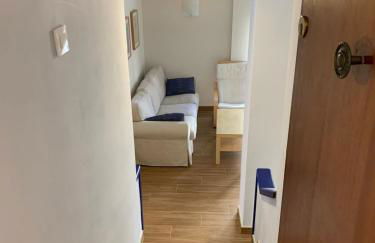 Cosy Apartment in L Escala, 7 mins walk to the closest beach, Riells - Foto 7