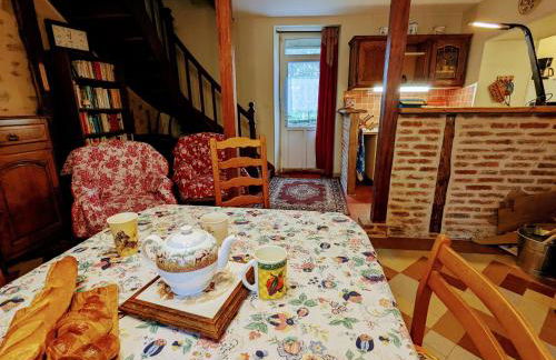 Charmant gîte avec terrasse, poêle à bois et parking privé près de la Creuse et d'Argenton-sur-Creuse - FR-1-591-564 - Foto 2