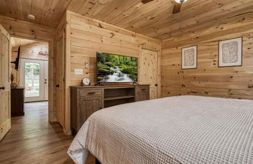 Ivy's Cottage, Pickleball Court, Creek, WIFI, Mountain Views, Starting at 50" - Foto 13