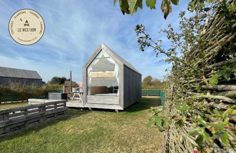Lushna 2 Petite at Lee Wick Farm Cottages & Glamping - Foto 1