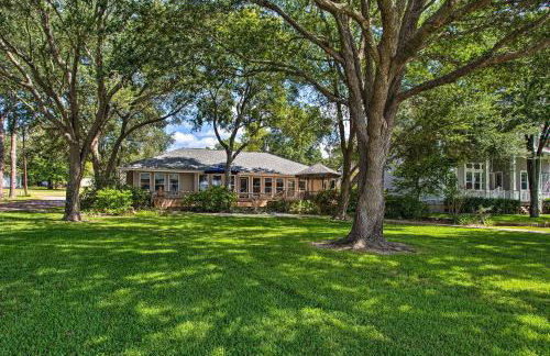 Remodeled Cedar Creek Lake Retreat with Fire Pit! - Foto 36