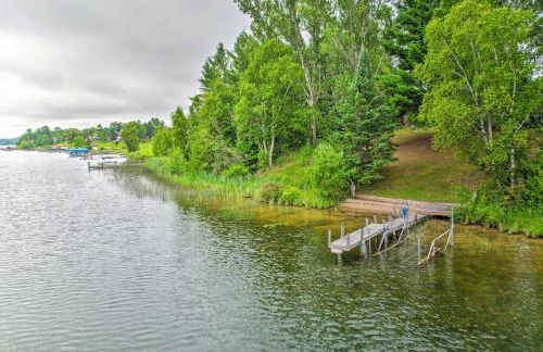 Riverfront Home with Dock about 6 Mi to Cheboygan! - Foto 33