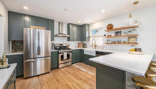 New Beach front 5bd in Sister Lakes with Hot tub - Foto 3