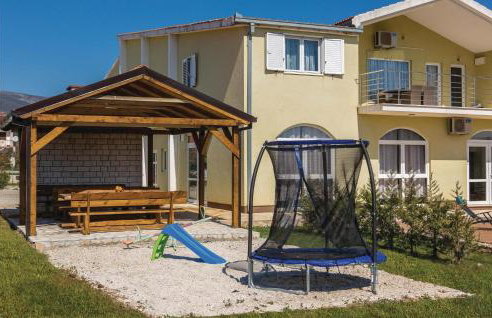 2 Bedroom Stunning Apartment In Divulje - Foto 18