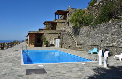 Andros Escape Condos - Foto 1