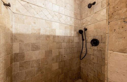 Magnificent 90-acre Texas Ranch Estate On San Marcos River - 5 Bedrooms - Newly Renovated & Professionally Furnished 9t Ranch By Boutiq - Foto 26