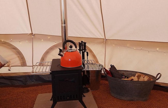 Chestnut 6m xl Bell Tent, log Burner, nr Whitby - Foto 7