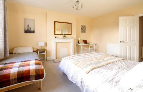 Guildford Station with Parking - Photo 4