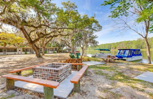 Lanai and Fire Pit Riverfront Studio in Chiefland! - Foto 22