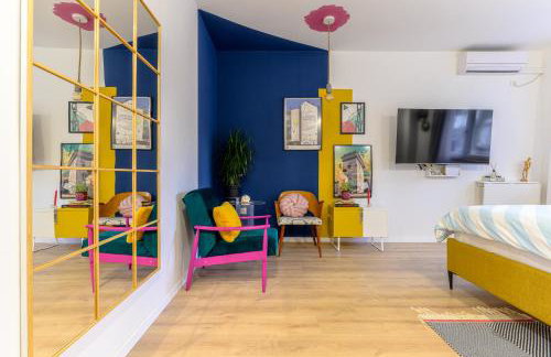 Home Abroad - Foto 1