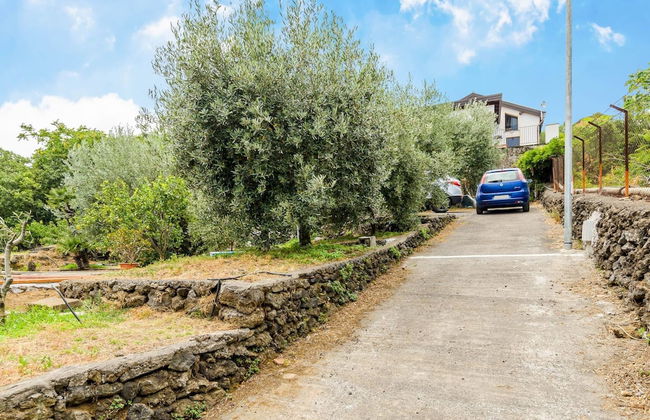 Charming Villa With Pool and Panoramic Surroundings - Photo 23