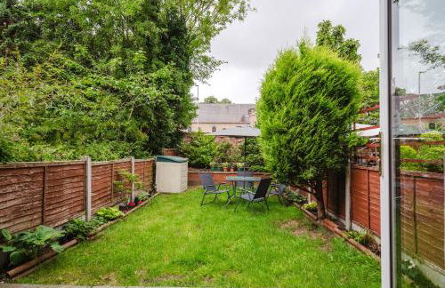 Modern 2 Bedroom House with Parking - Photo 25