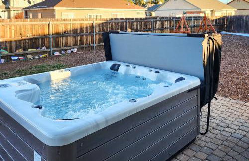 Bellemont Family Home with Hot Tub and Playground Set - Foto 3
