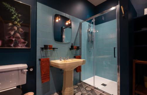 Art Deco Coastal Apartment with Private Garden - Foto 17