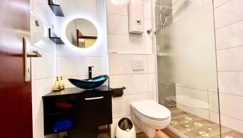 Stylish, Cozy & Quiet Apartment with one and half rooms in District 1 - Foto 4, Shower